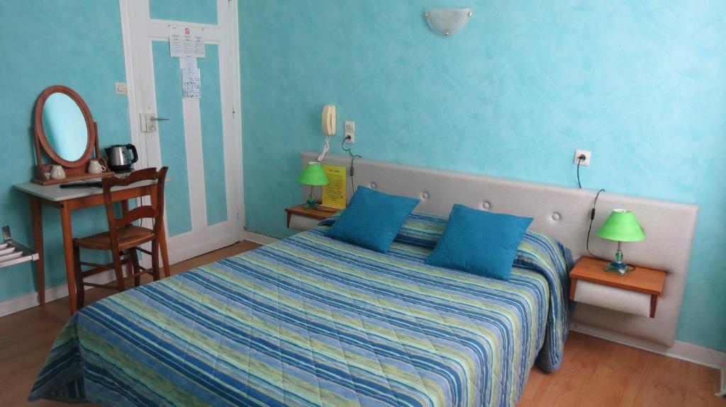 Hotel Au Petit Bearn Salies-de-Béarn エクステリア 写真